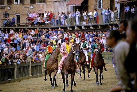Historic Palio horse race, Piazza Il Campo, Sienna, Tuscany, Italy, Europe